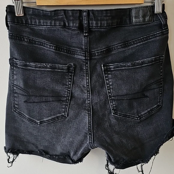 American Eagle Outfitters Size 6 Black Distressed Style Jean Shorts - Picture 3 of 8